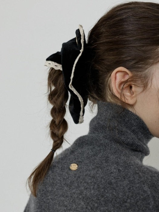 Depound velvet square scrunchie - black