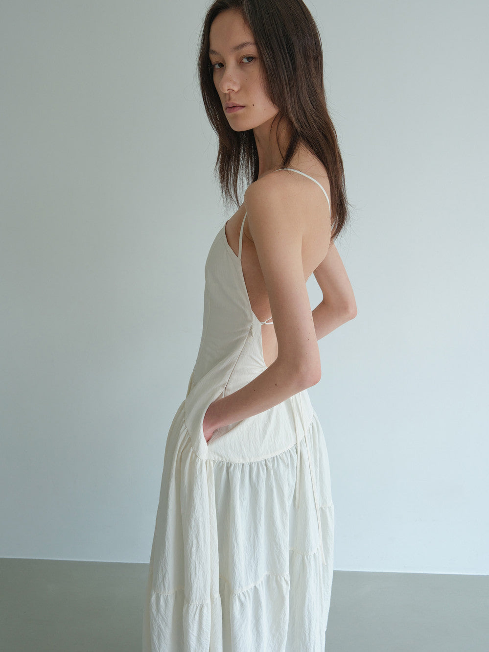 Low Classic Back String Gather Dress Ivory