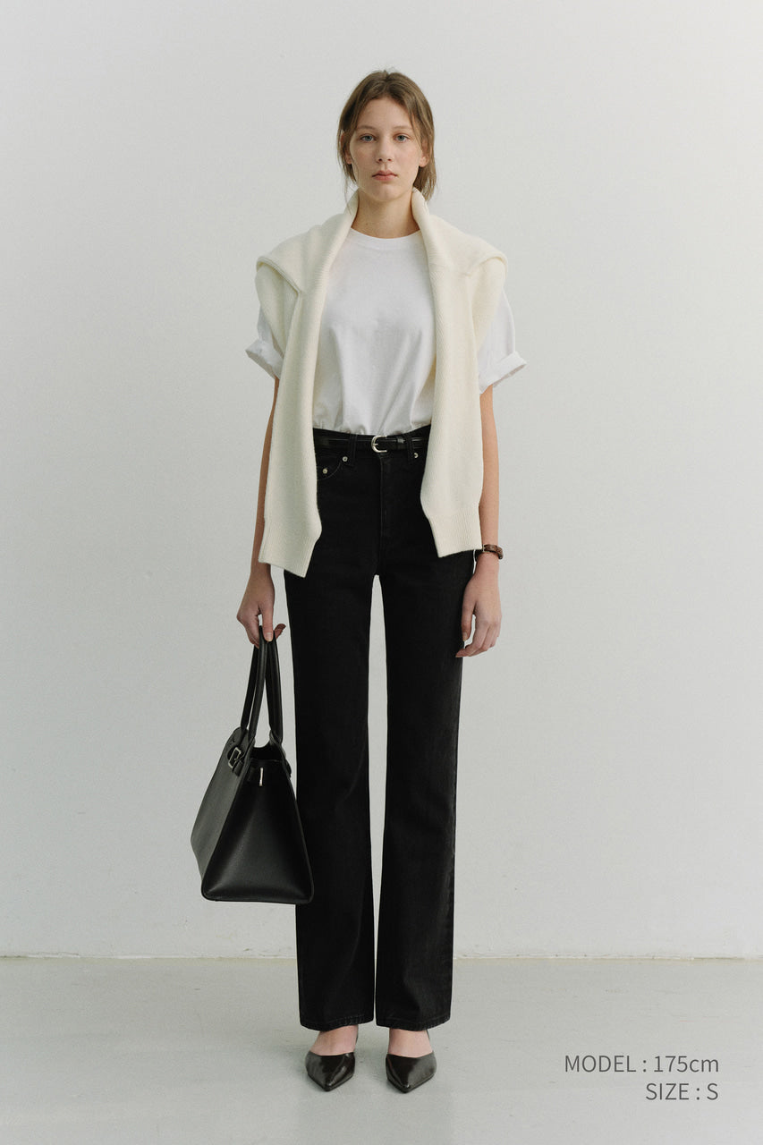 Dunst Essential Semi Boot-Cut Jeans Black