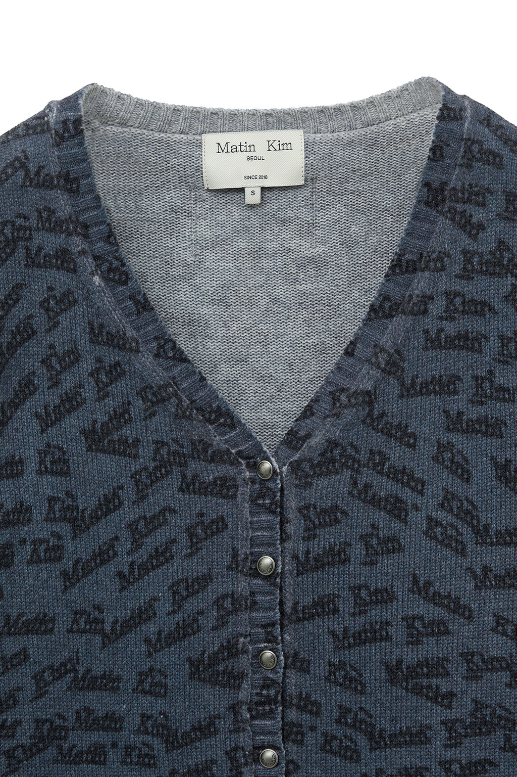 [matinkim] ALL OVER LOGO CROP CARDIGAN IN NAVY