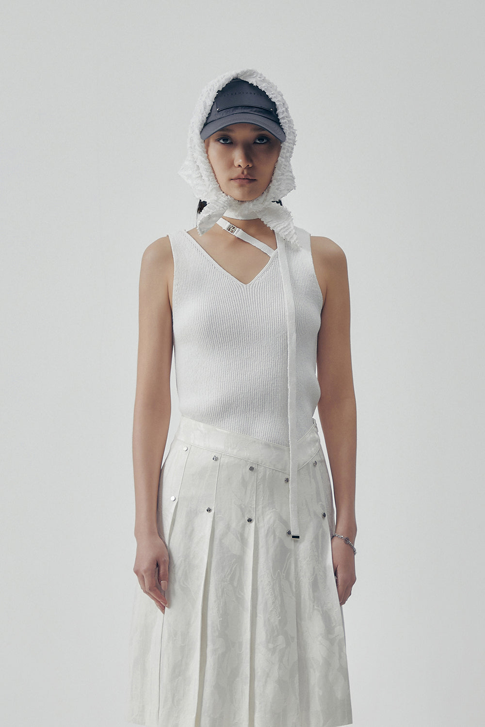 Treemingbird Scarf-Tie Knit Sleeveless White