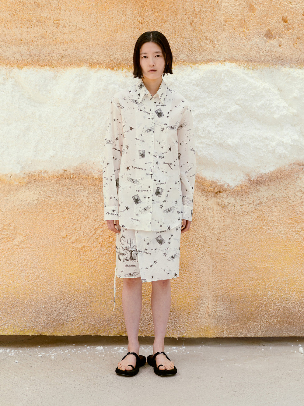 [low_classic] Pipe Dream Print Shirt
Ivory