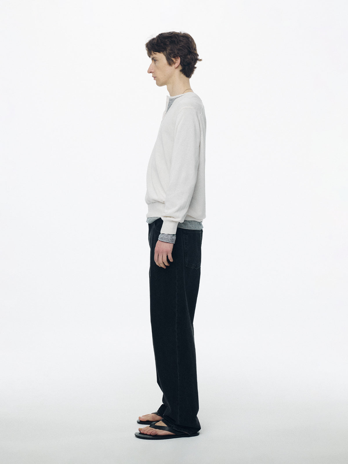 Nothing Written Ciao v-neck pullover (White, M)