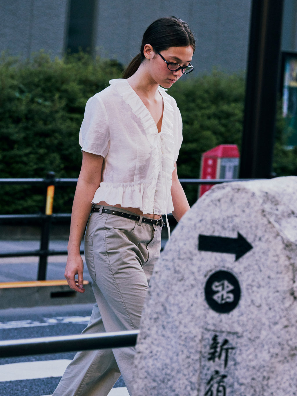 [Low Classic] Raw Edged Ruffle Short Blouse_Off White