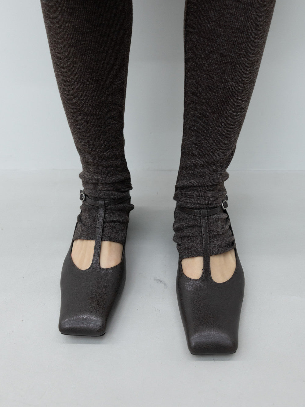 Low Classic Square Toe Stiletto Brown