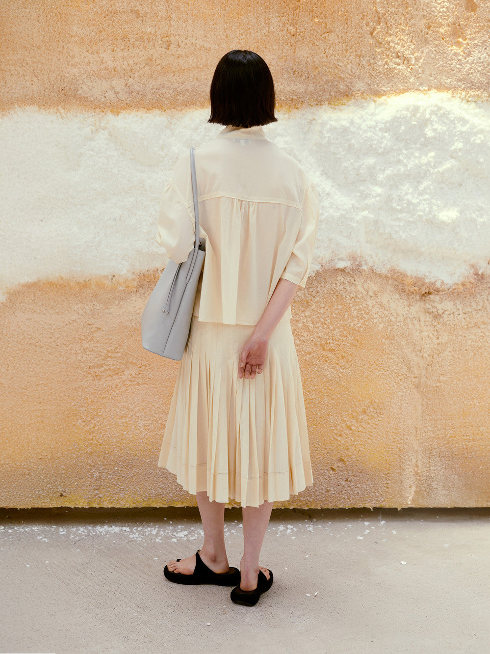 [low_classic] Pleated Midi Skirt
Cream