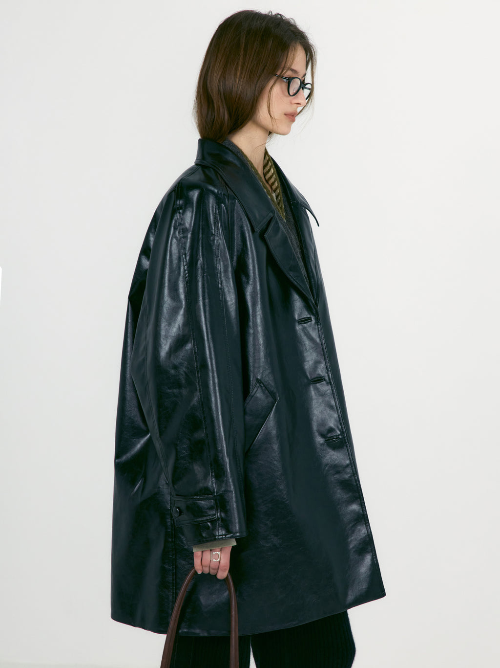 [low_classic] Textured Leather Half Coat
Black