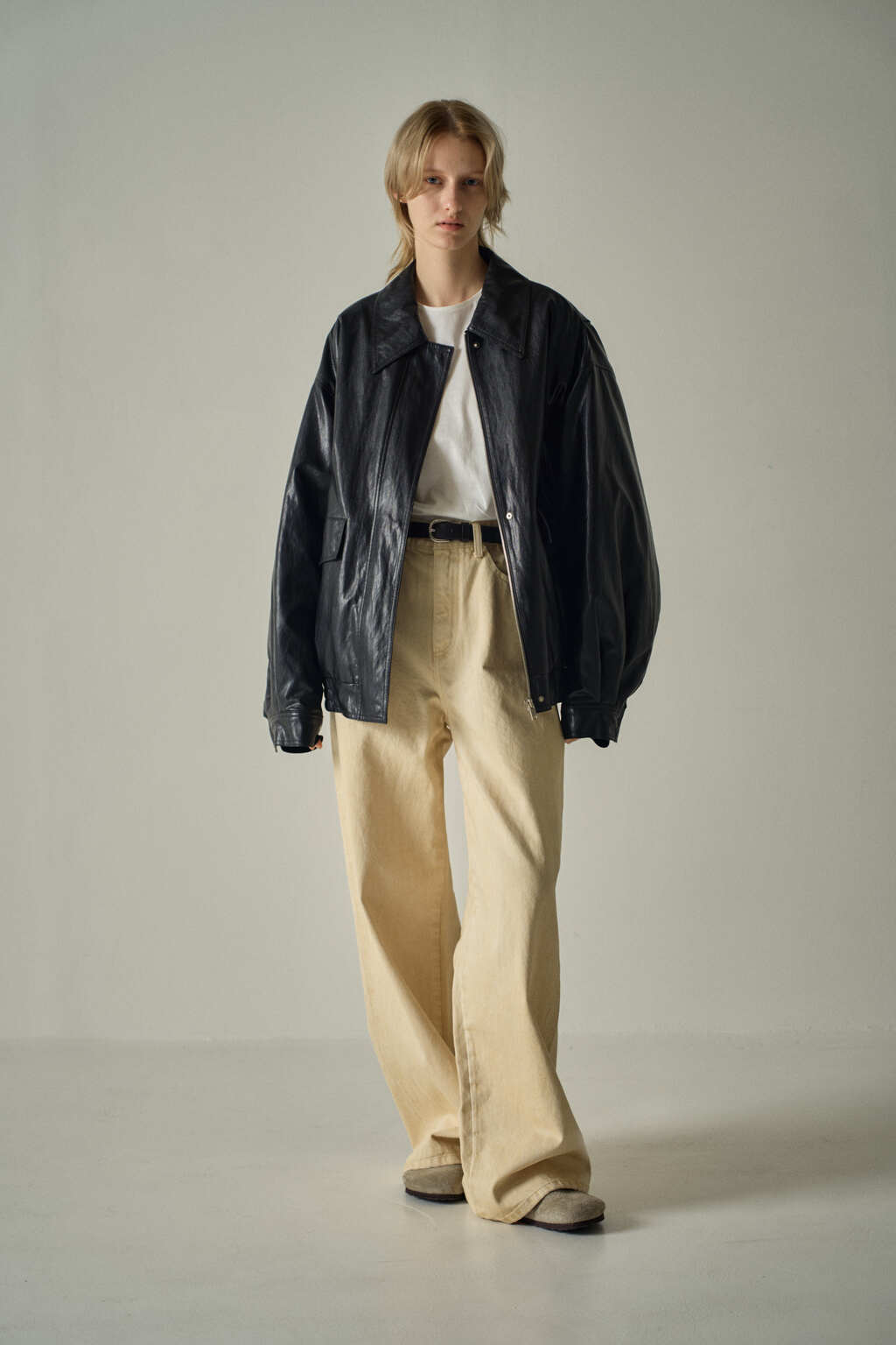 Facade Pattern Oversized Leather Blue Jong Black