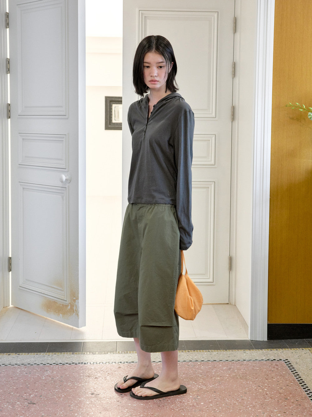 Low Classic Sheer Hooded Tee Charcoal