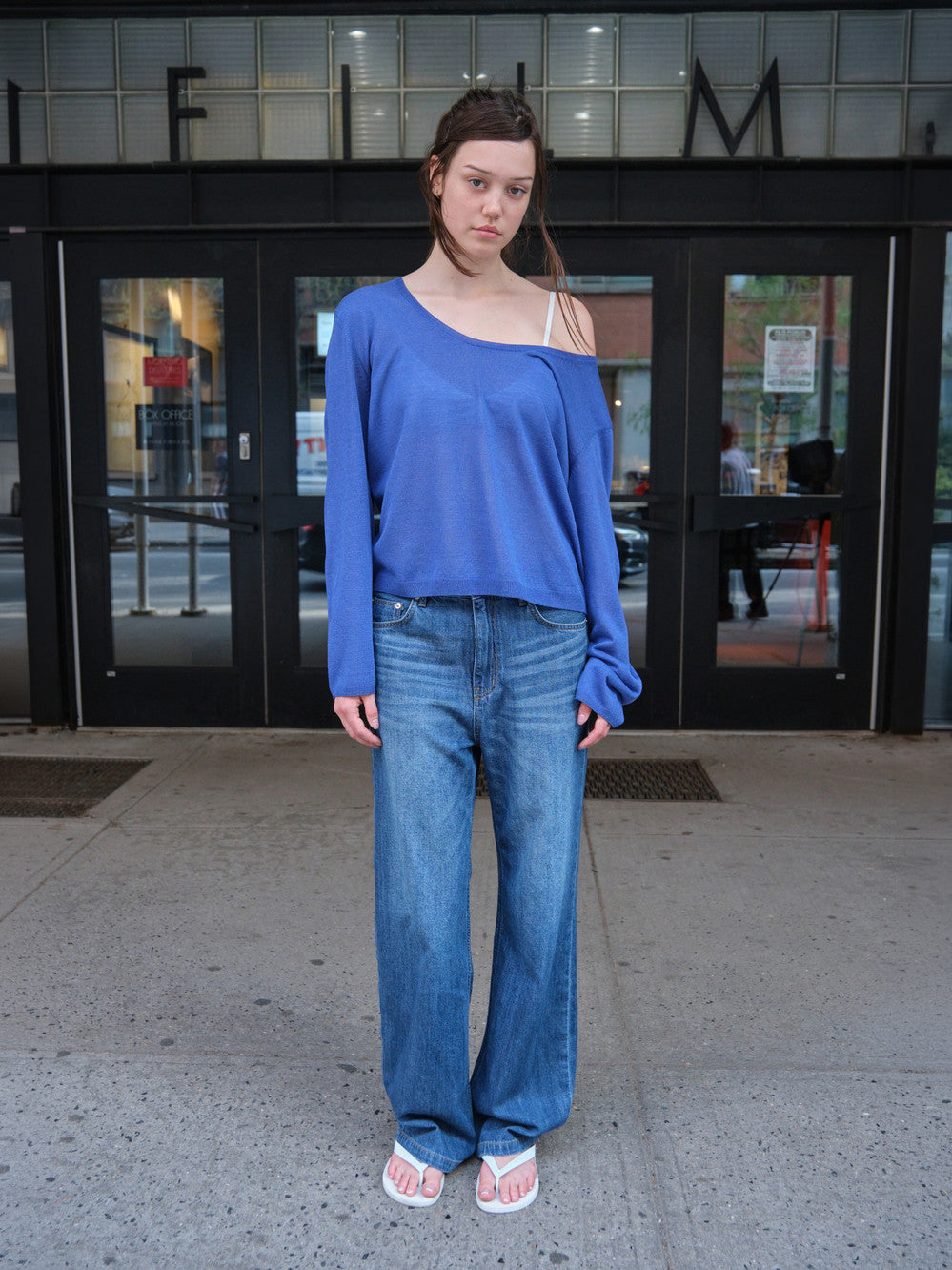 Low Classic Sheer Linen Blended Deep U-Neck Sweater Ocean Blue