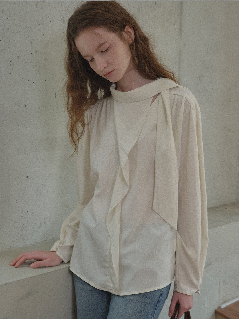 Tillidie 2 way scarf blouse Cream