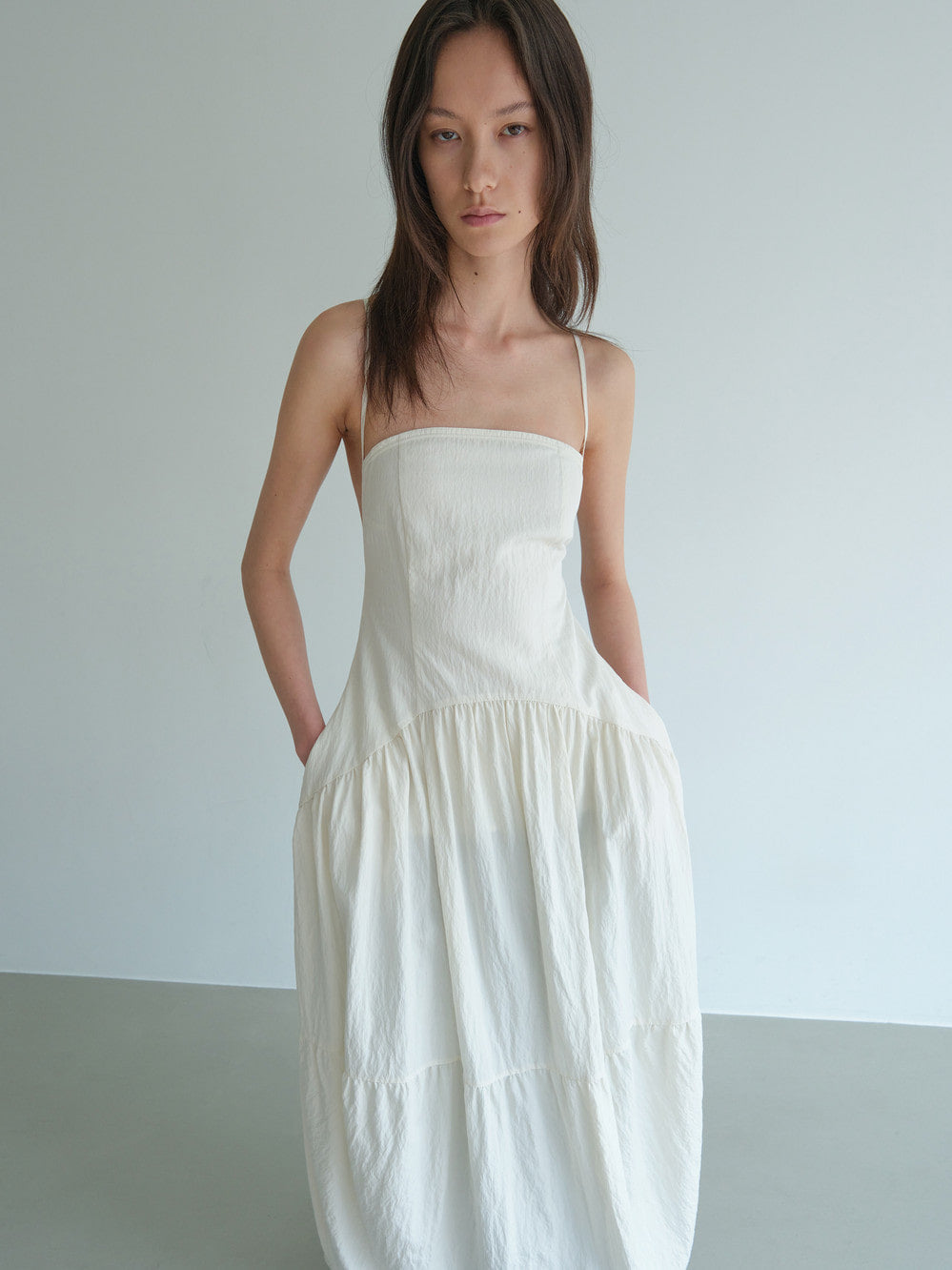 Low Classic Back String Gather Dress Ivory