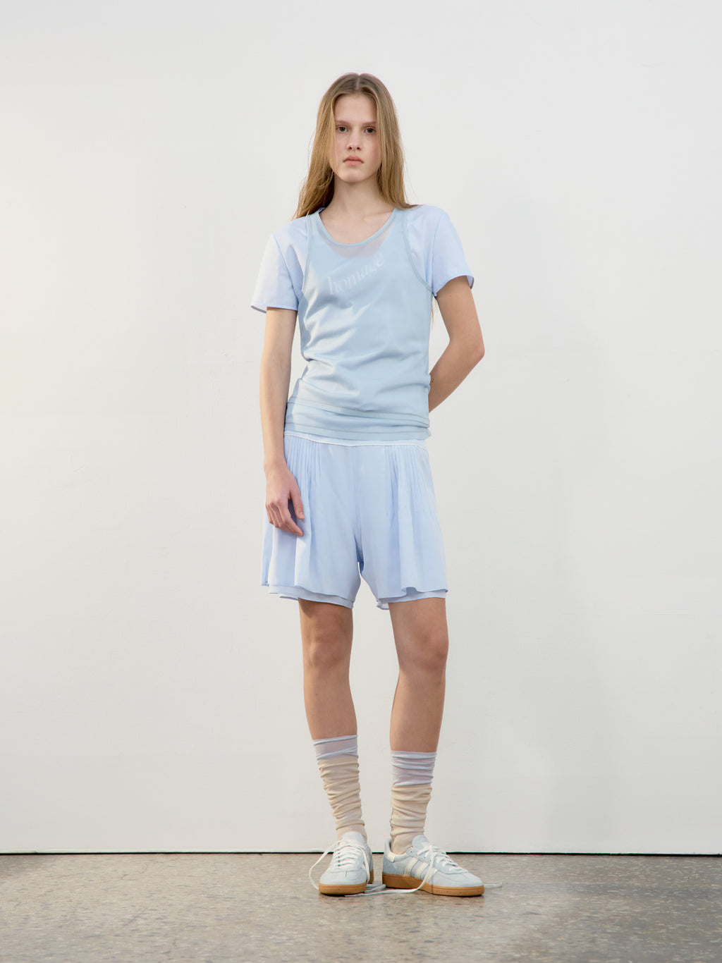 Low Classic U-Neck Logo Blouse Light Blue