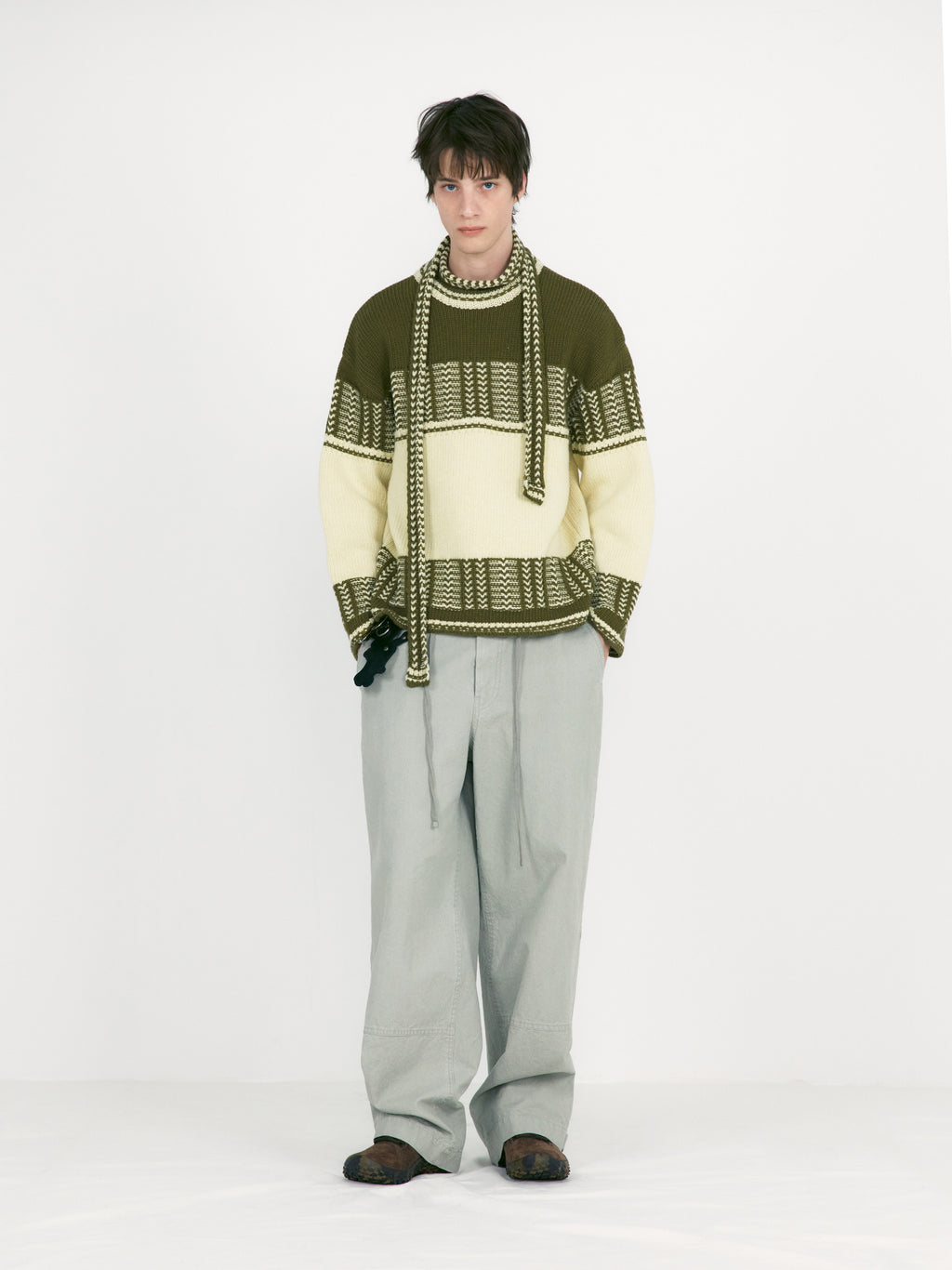 [low_classic] Jacquard Slim Muffler
Khaki