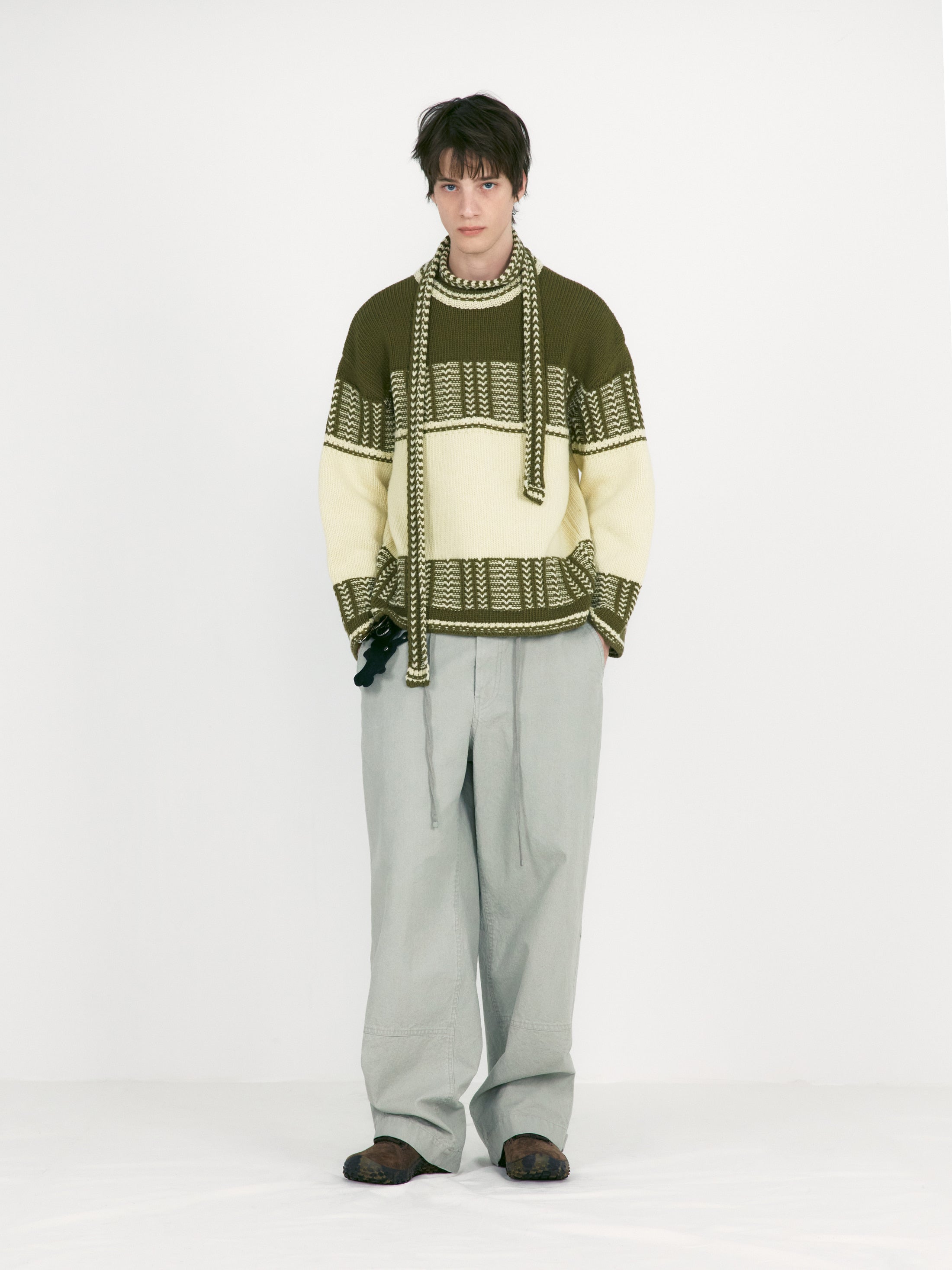 [low_classic] Jacquard Slim Muffler
Khaki