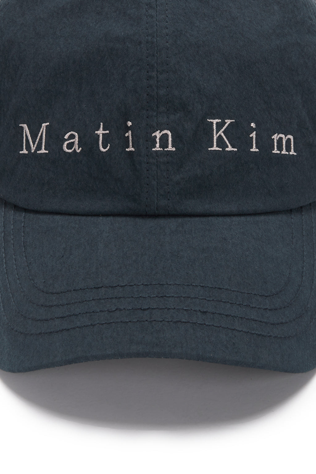 [matinkim] MATIN TYPO BALL CAP IN NAVY