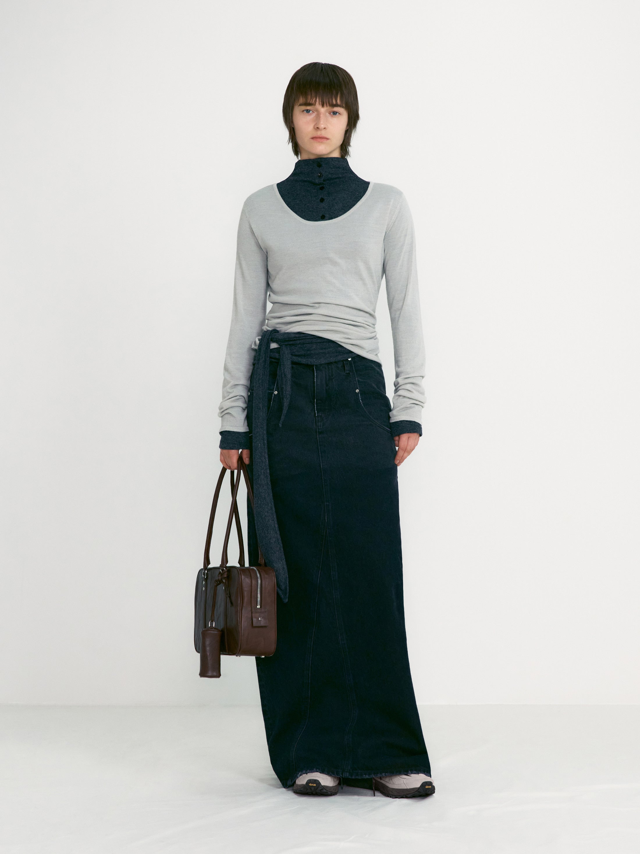 [low_classic] Button Up Wrap T-Shirt
Melange Grey