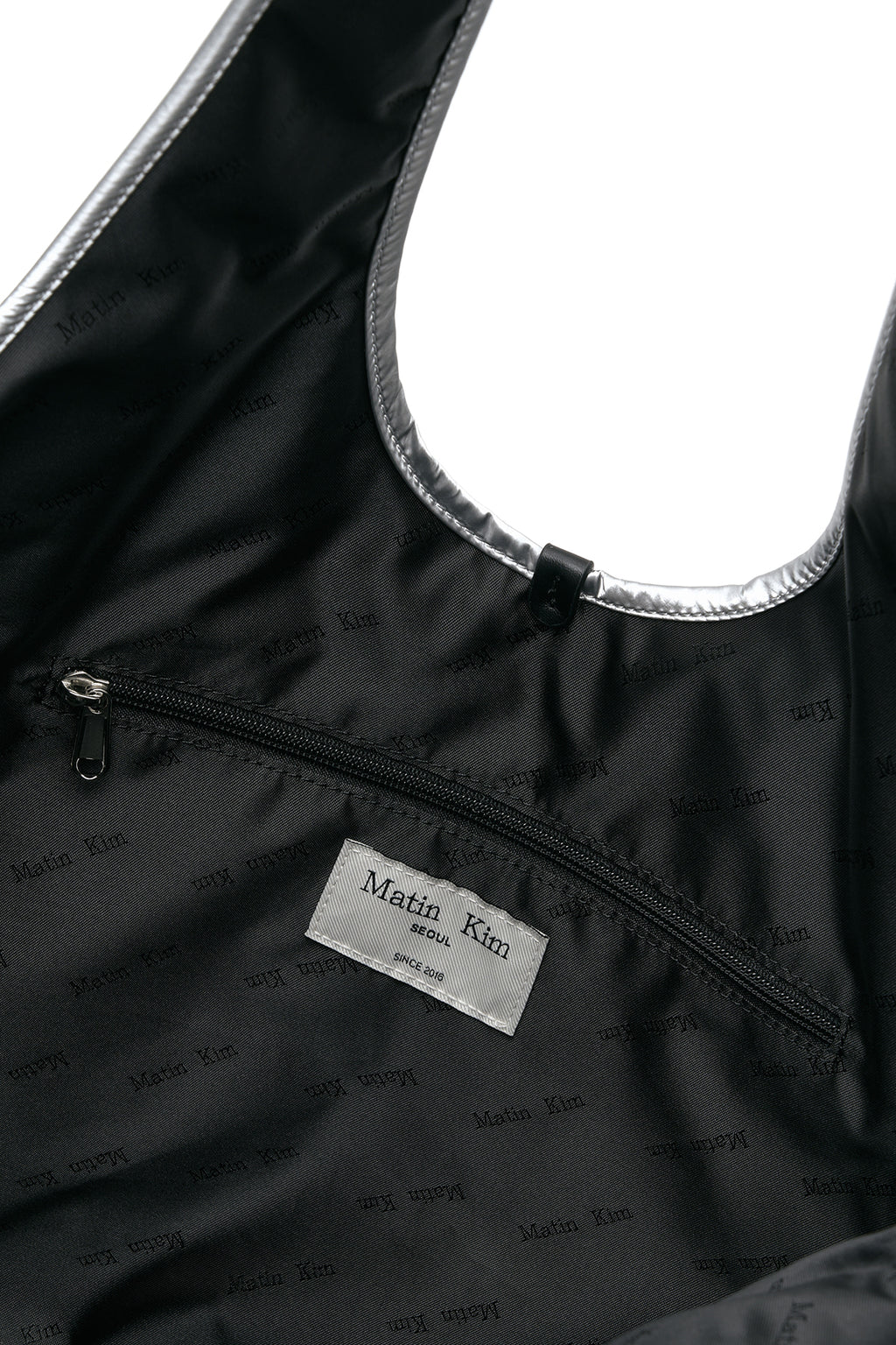 [matinkim] MATIN LOGO QUILTING ECOBAG IN SILVER
