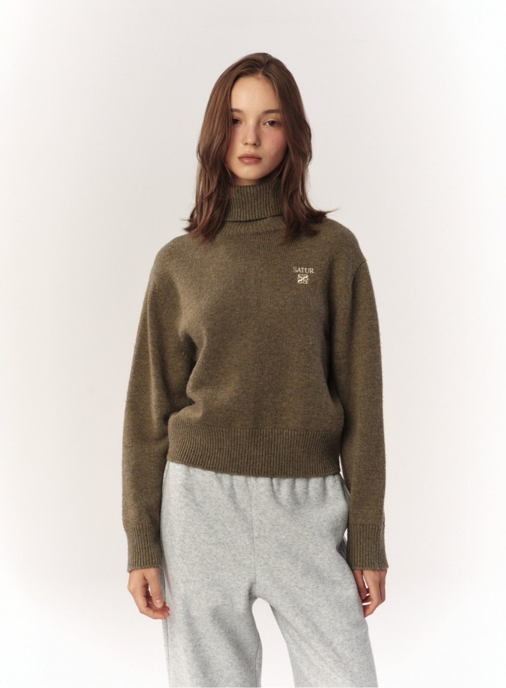 [satur] (W) Classic Turtle Neck Knit - Khaki