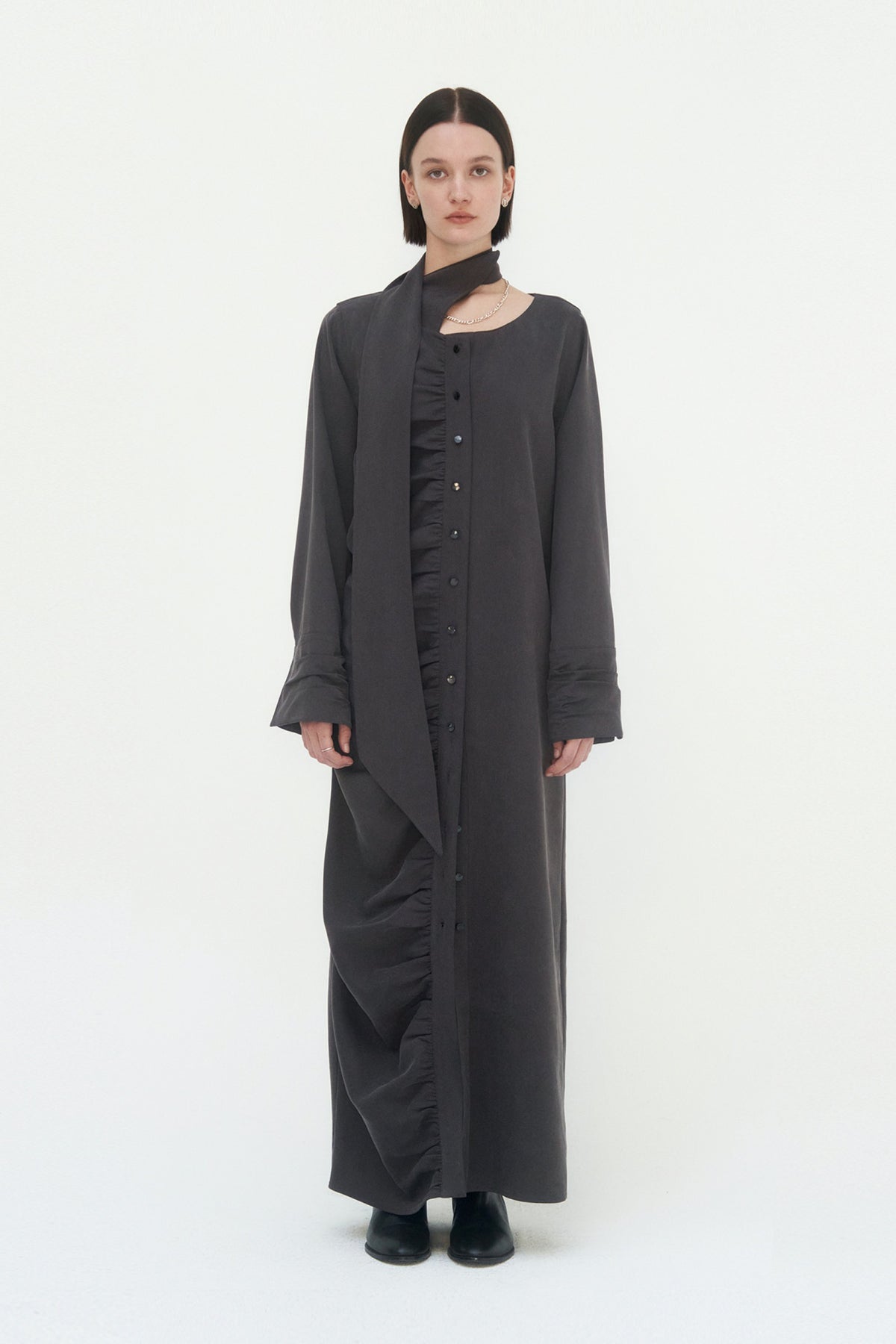 Treemingbird Scarf Shirring Long One-Piece Charcoal