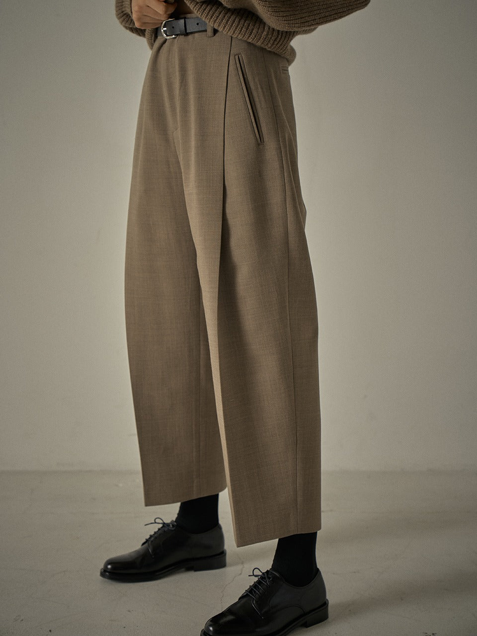 Facade Pattern Round Wool Pants cocoa brown