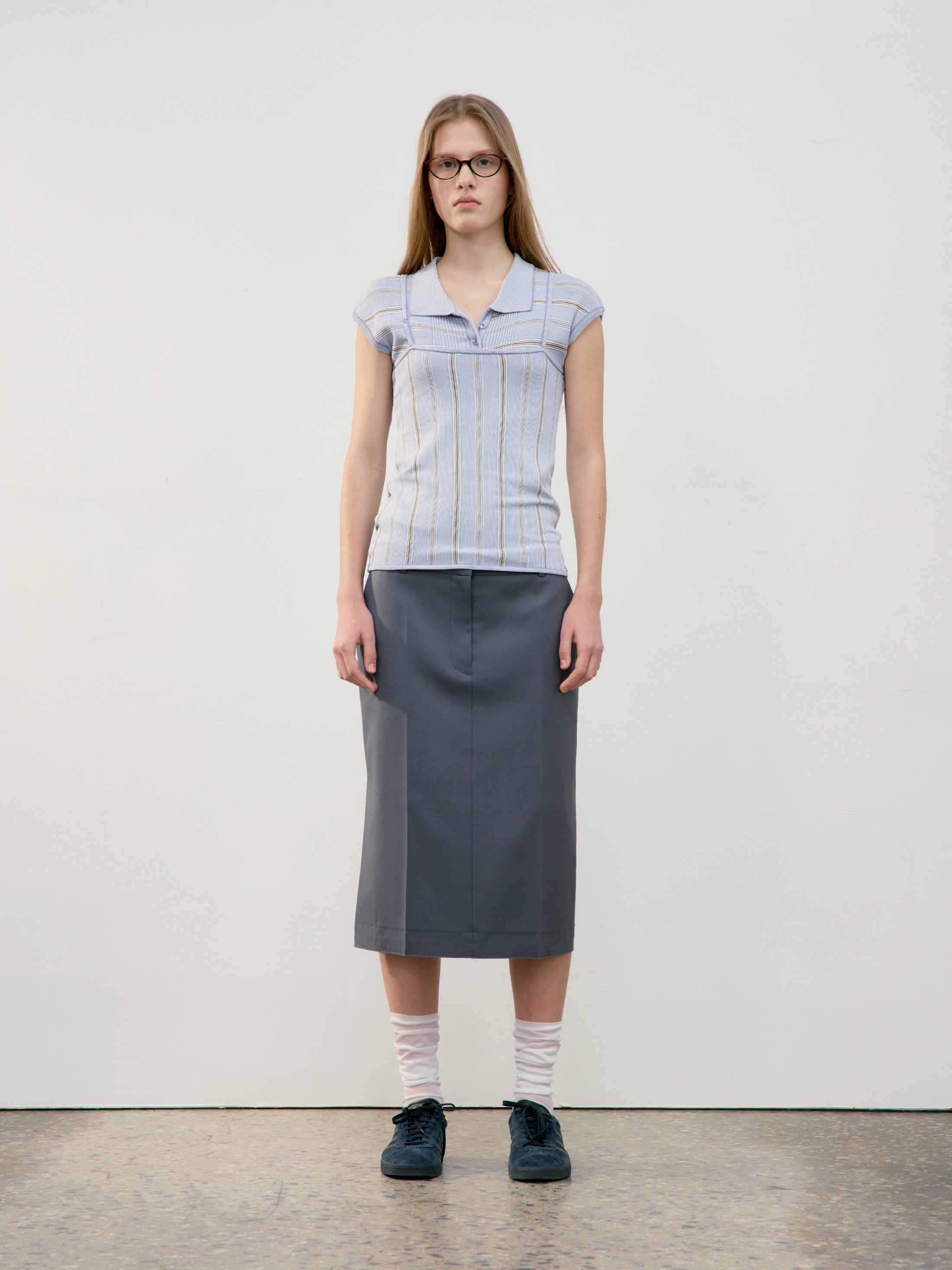 [low_classic] Stripe Sleeveless Knit Top
Blue