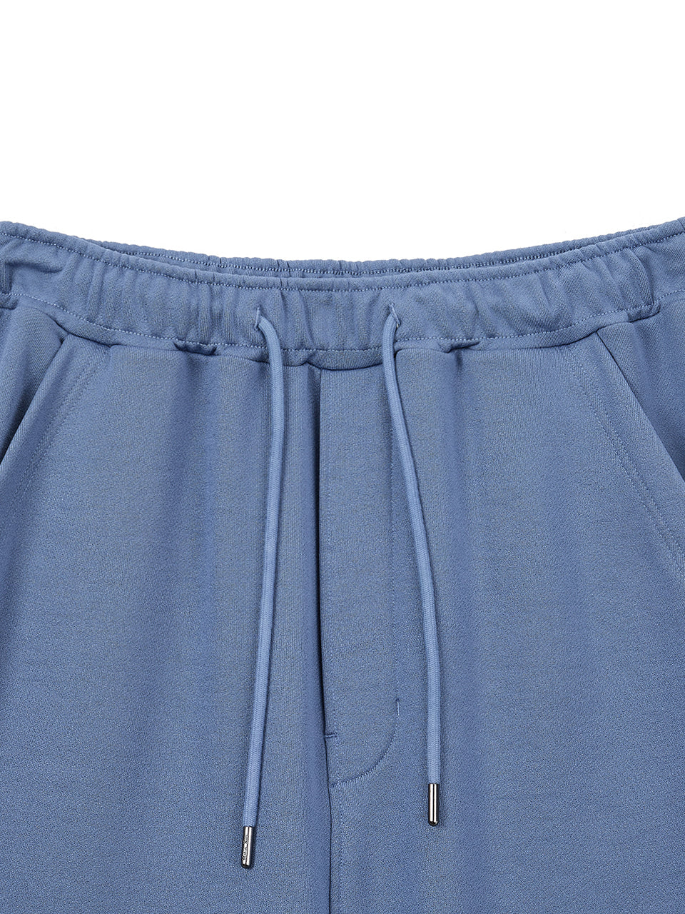 [matinkim] BACK POCKET GLITTER BERMUDA SWEATPANTS FOR MEN IN BLUE