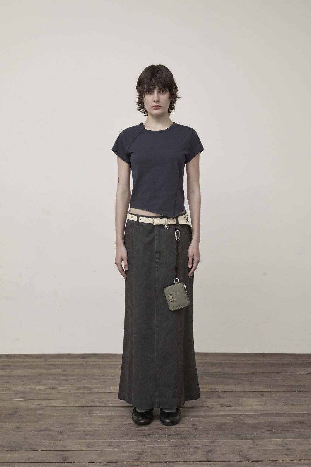 [matinkim] TWIST POINT SLIM TOP IN DARK NAVY