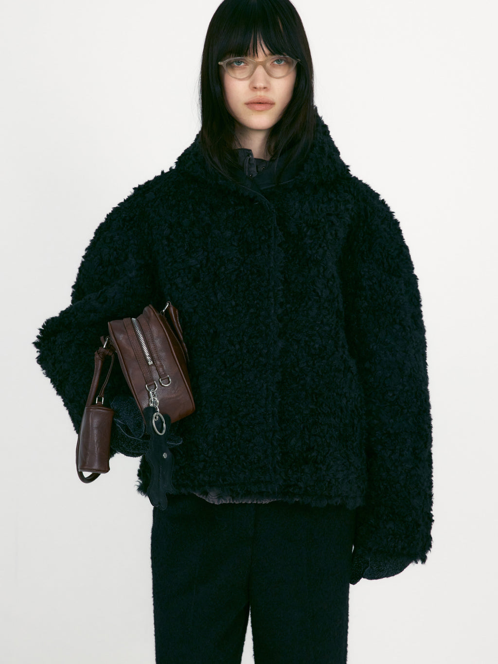 [low_classic] Reversible Duffle Short Coat - Fur
Black