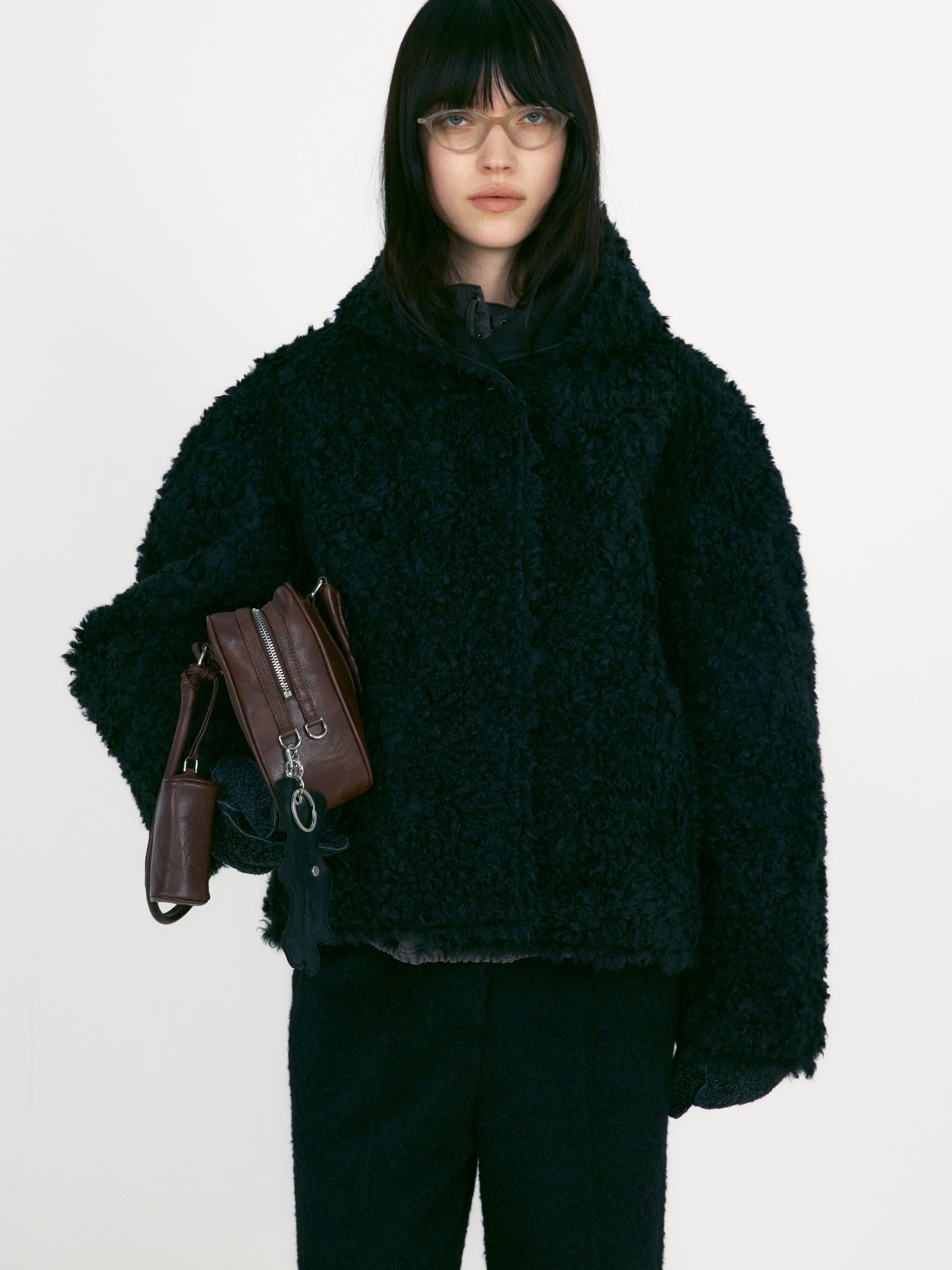 [low_classic] Reversible Duffle Short Coat - Fur
Black