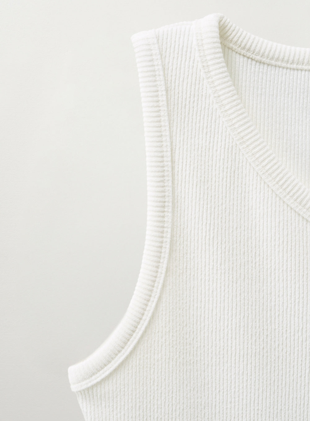 [satur] (W) Unbalance Neck Line Layered Sleeveless Top - Pure White