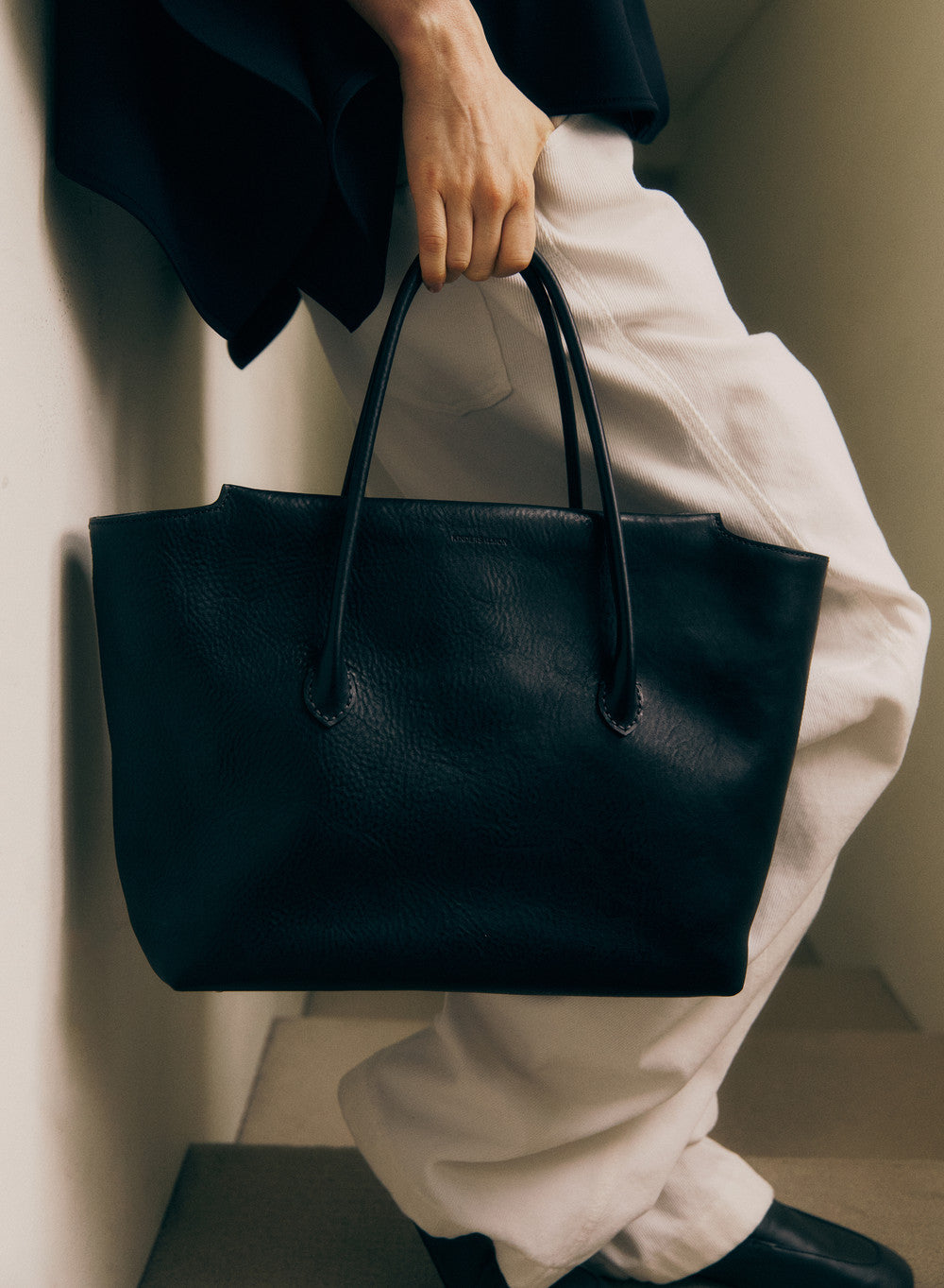 Kindersalmon Basil Leather Bag Black