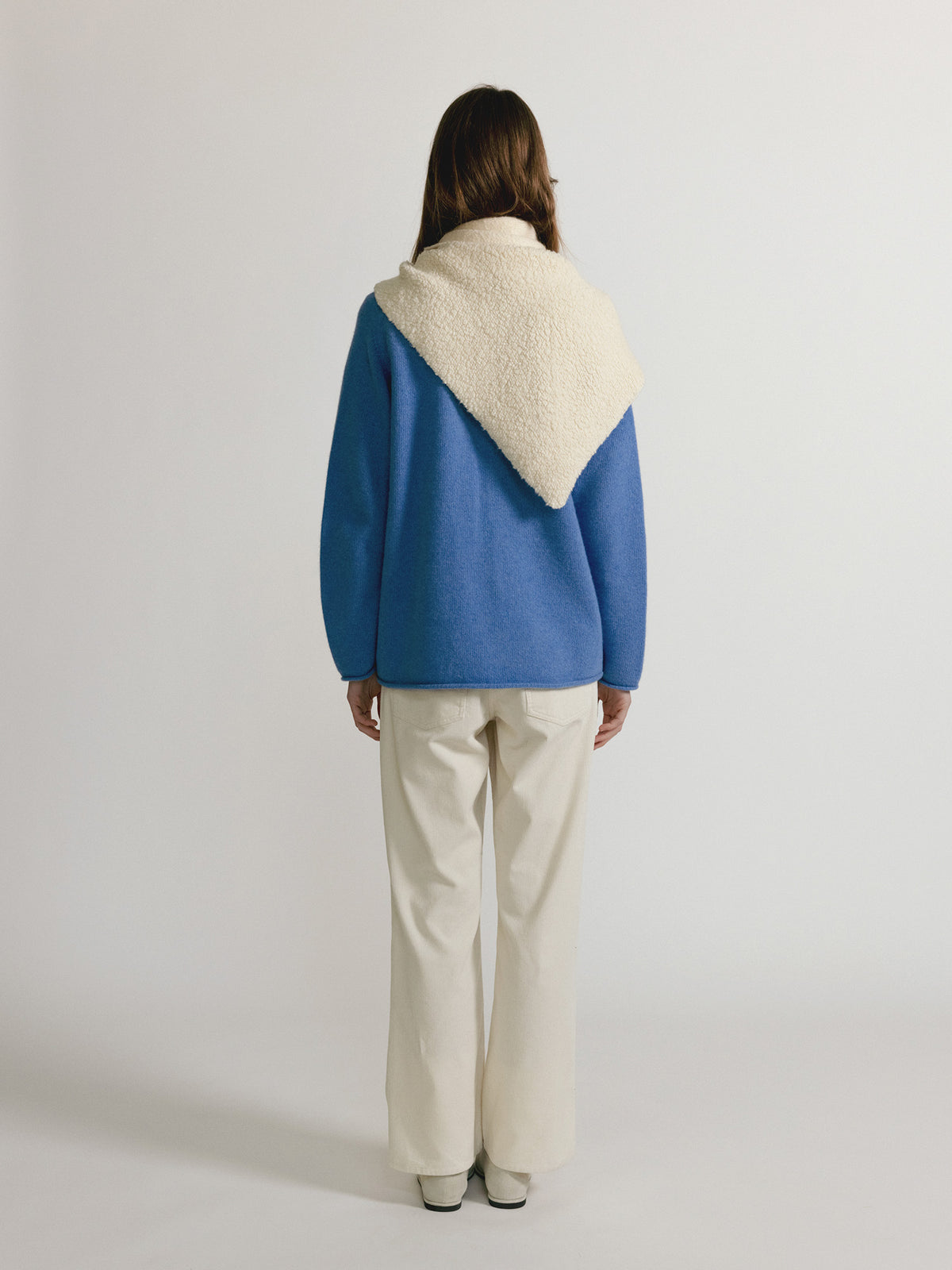 Nothing Written Cerin deep v-neck pullover (Blue)