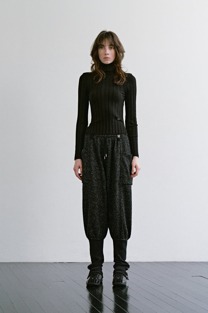 Treemingbird Side-Slit Turtleneck Knit Top Black