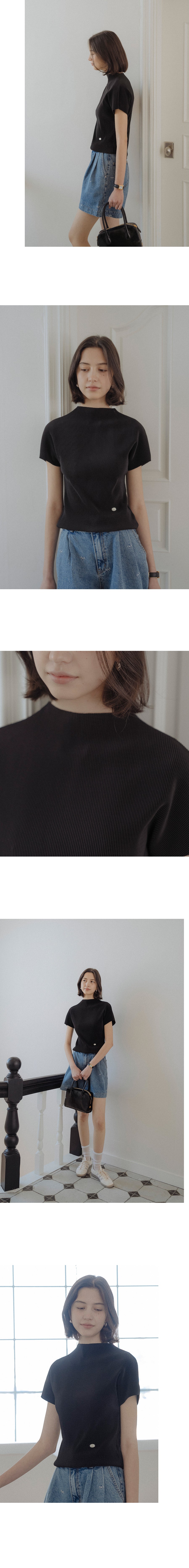Tillidie Pleated high neck short sleeve top Black