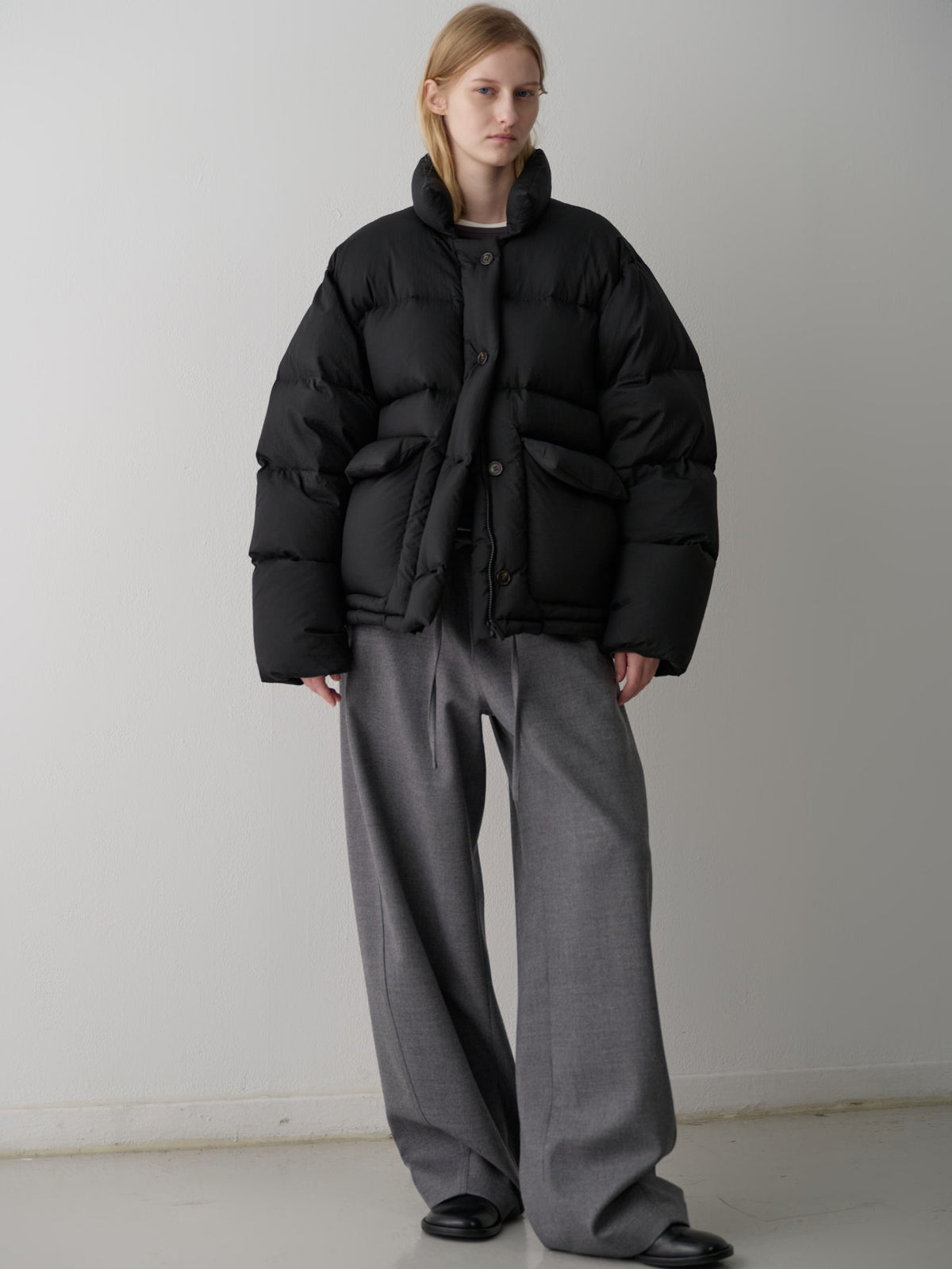 Facade Pattern Goose Down Button Puffer black
