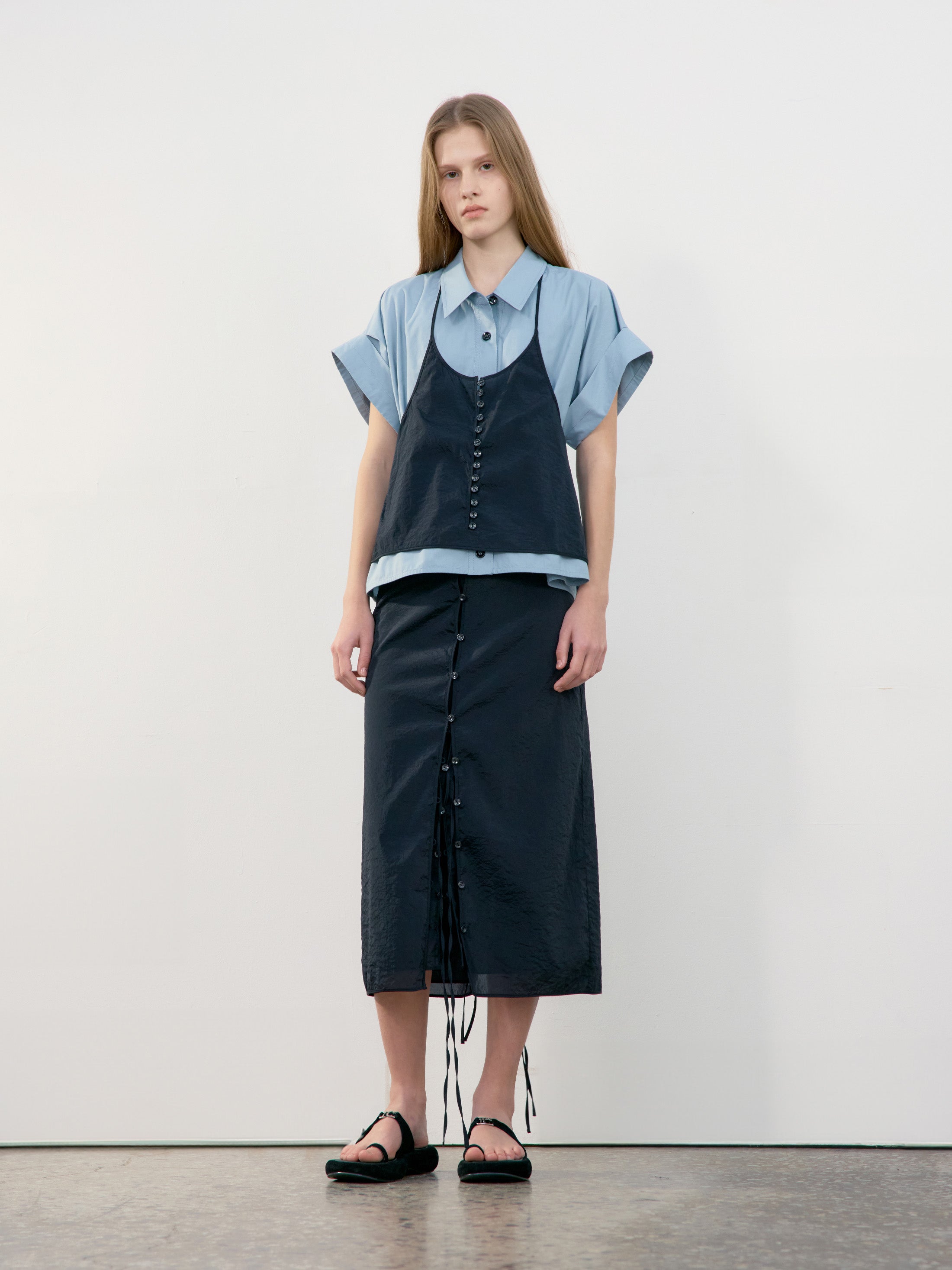 Low Classic See-Through Button Loop Skirt Black