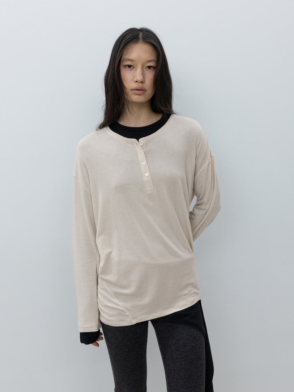 Low Classic Asymmetric Henley Neck Wool T-Shirt Beige
