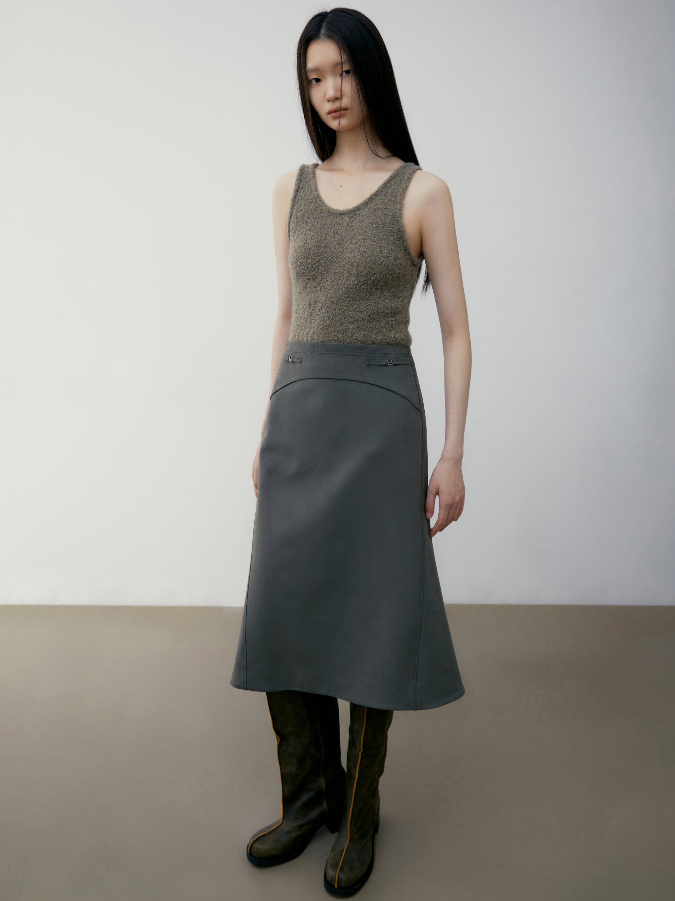 [low_classic] SUEDE MERMAID SKIRT
KHAKI