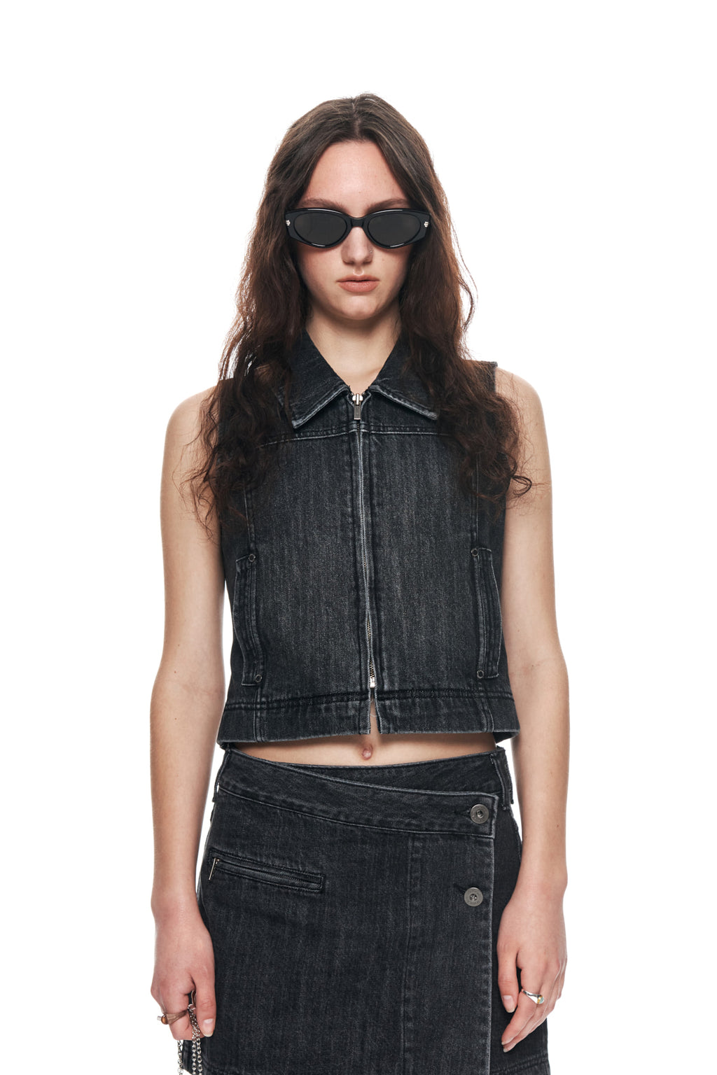 [matinkim] SLIM ZIP UP DENIM VEST IN BLACK