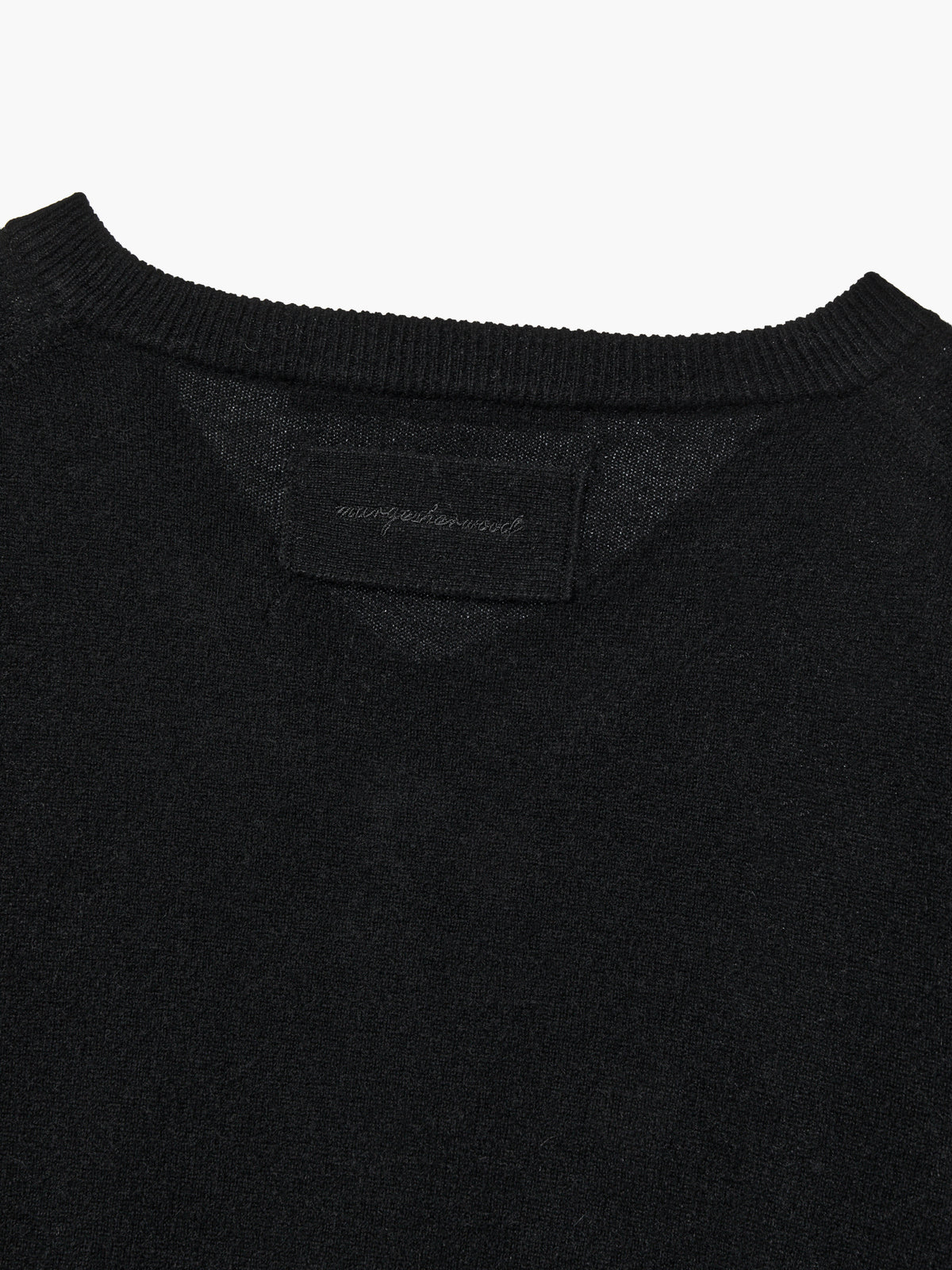Margesherwood Cashmere V-Neck Pullover black
