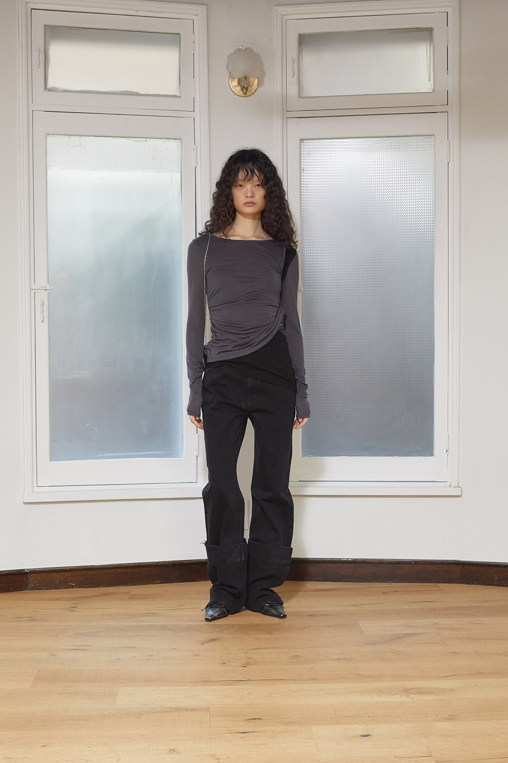 [matinkim] TURN UP DETAIL LAYERED TOP IN CHARCOAL