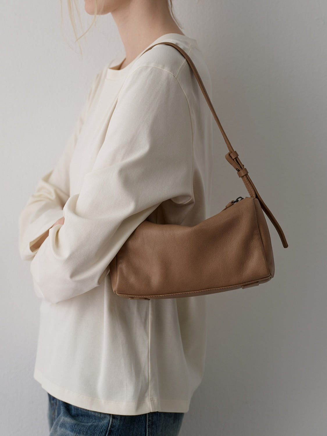 Facade Pattern Vintage Cabin Bag latte