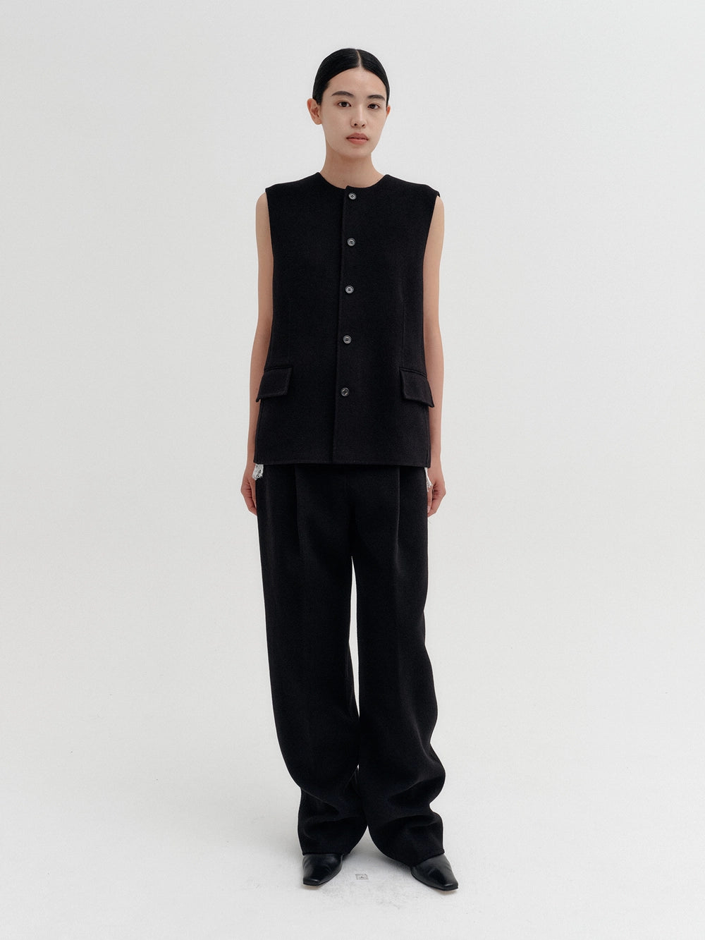 EENK Pinch Front Pants - Black