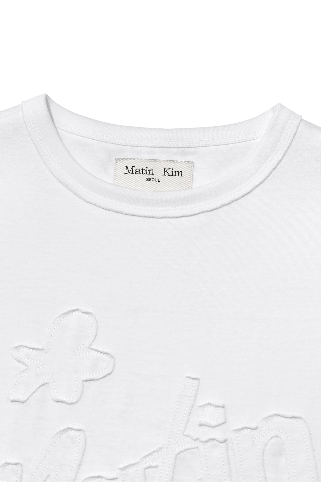 [matinkim] FLOWER APPLIQUE LOGO TOP IN WHITE