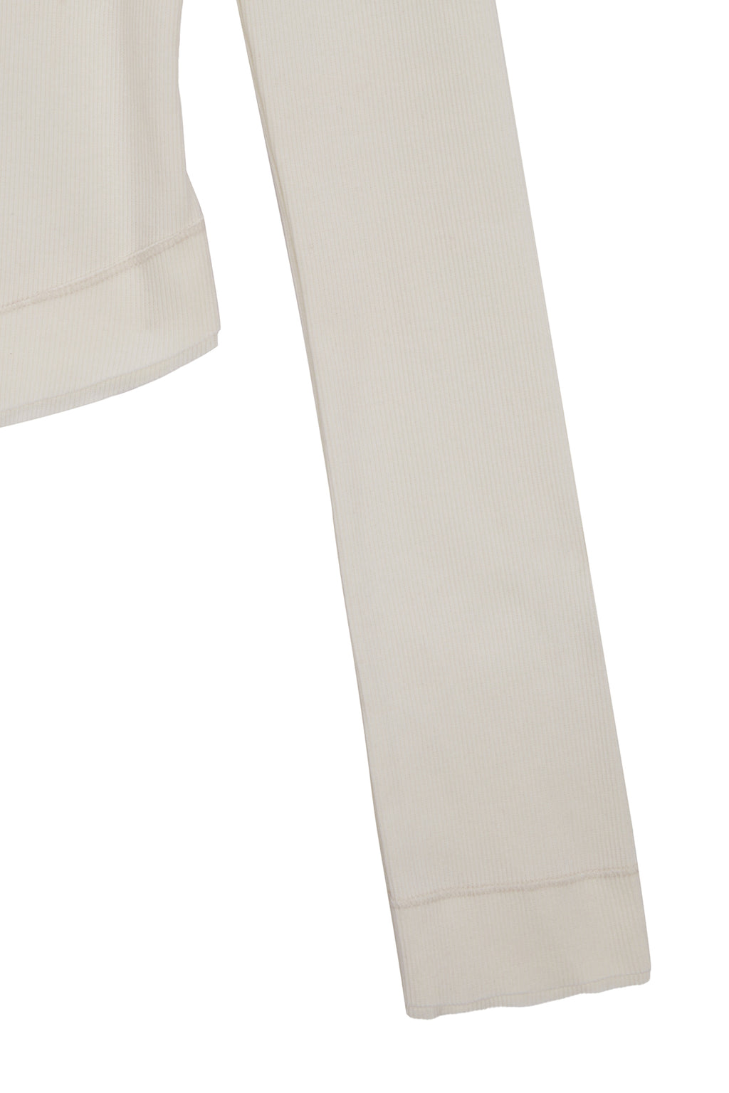 [matinkim] APPLIQUE LOGO HENLY NECK SLIM TOP IN IVORY