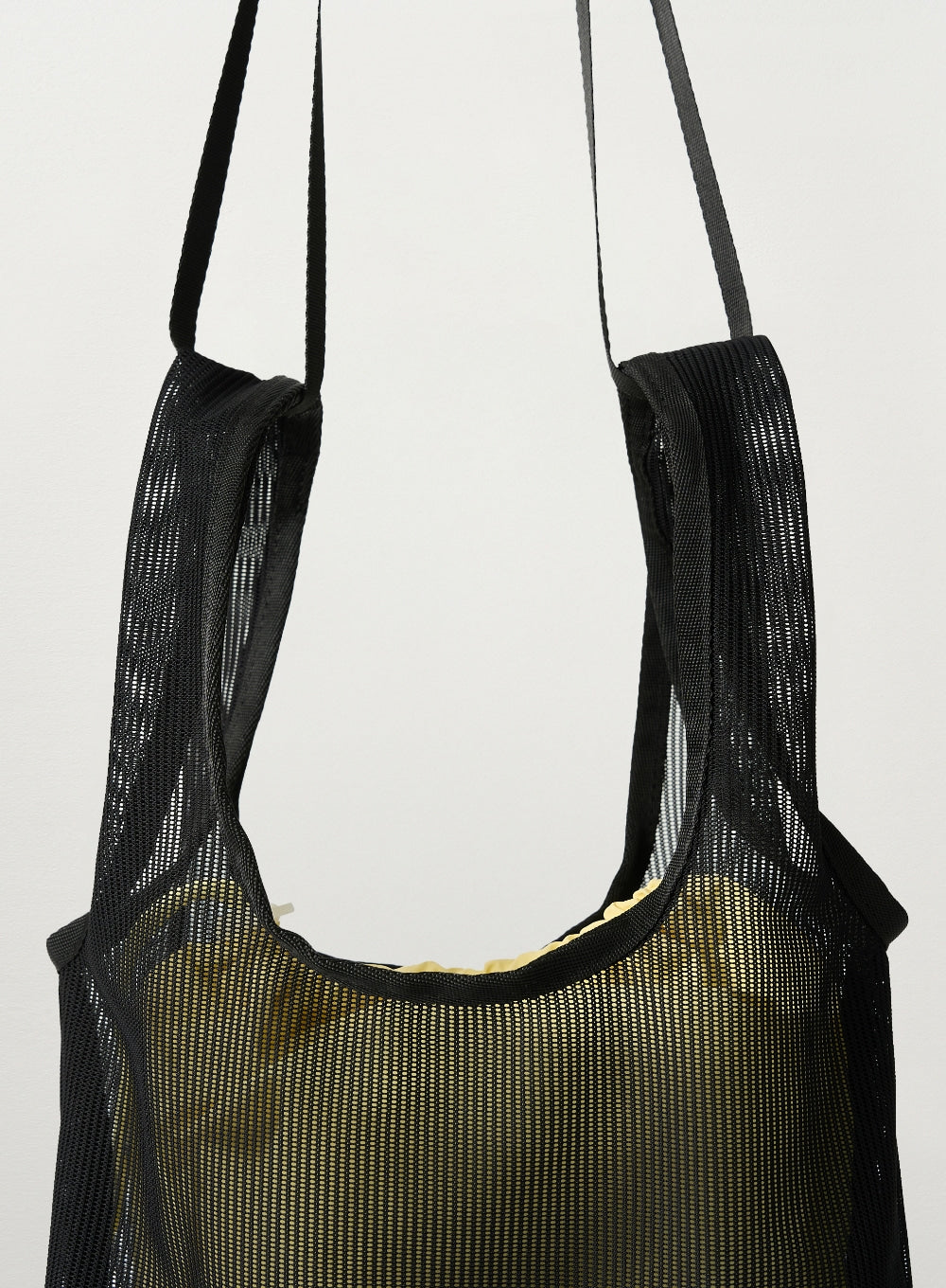 [satur] Bon Voyage Small Mesh Bag - Black