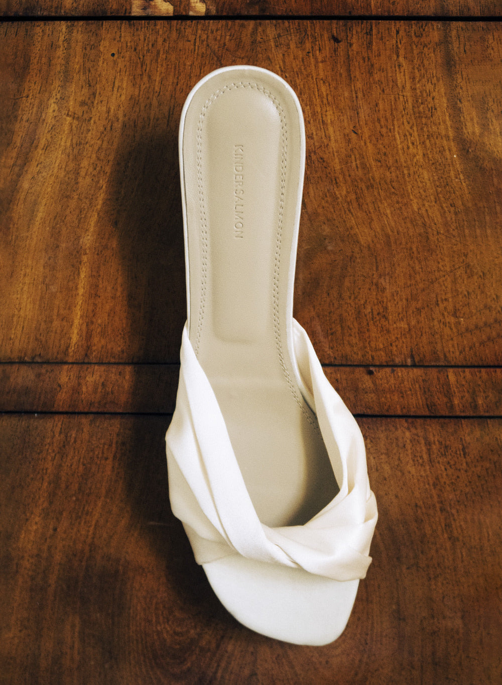 Kindersalmon Luva Satin Sandal Crema