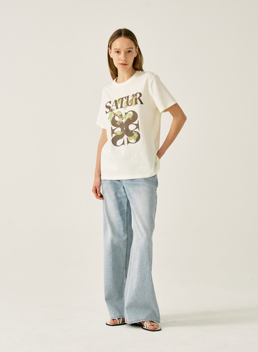[satur] (W) Apero Leaf Graphic T-Shirt - Resort Ivory