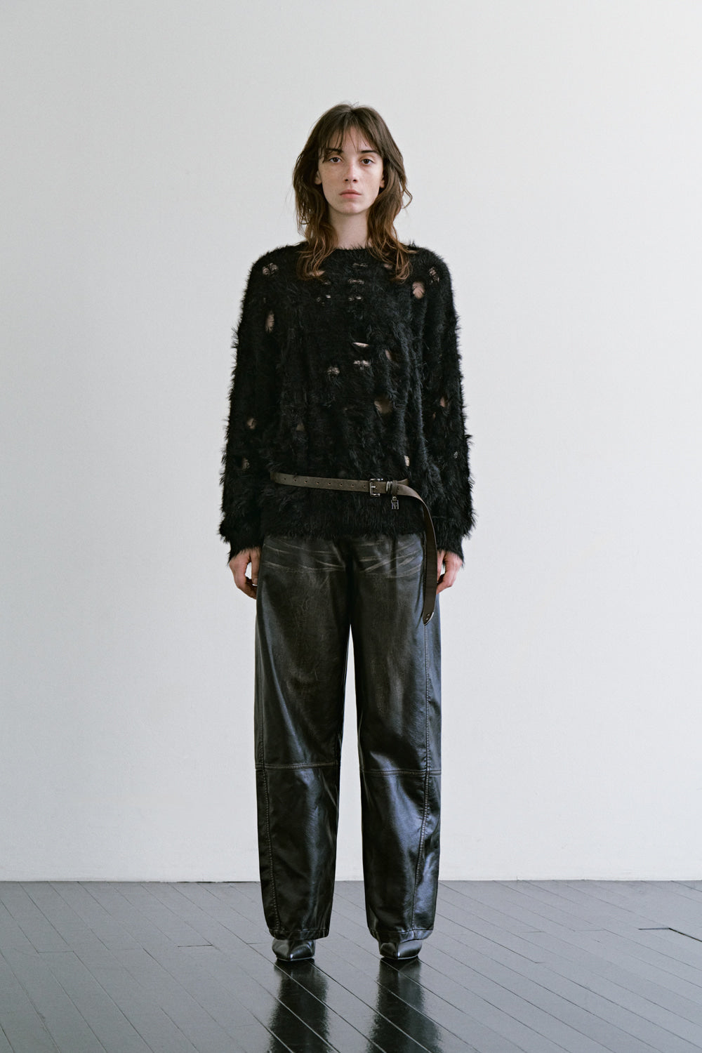 Treemingbird Shaggy distressed Hole Knit Black